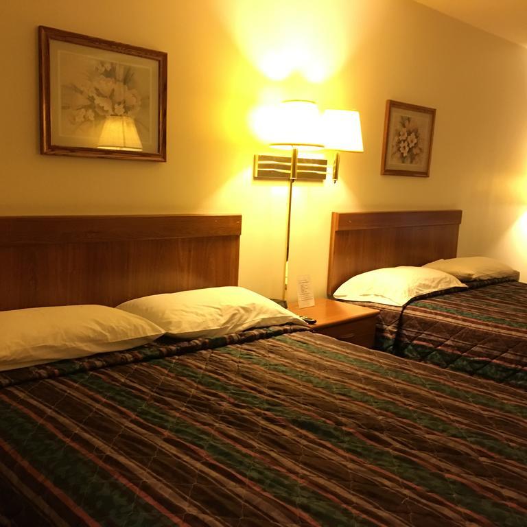 Coronado Motel & Rv Park Lindsborg Exterior photo