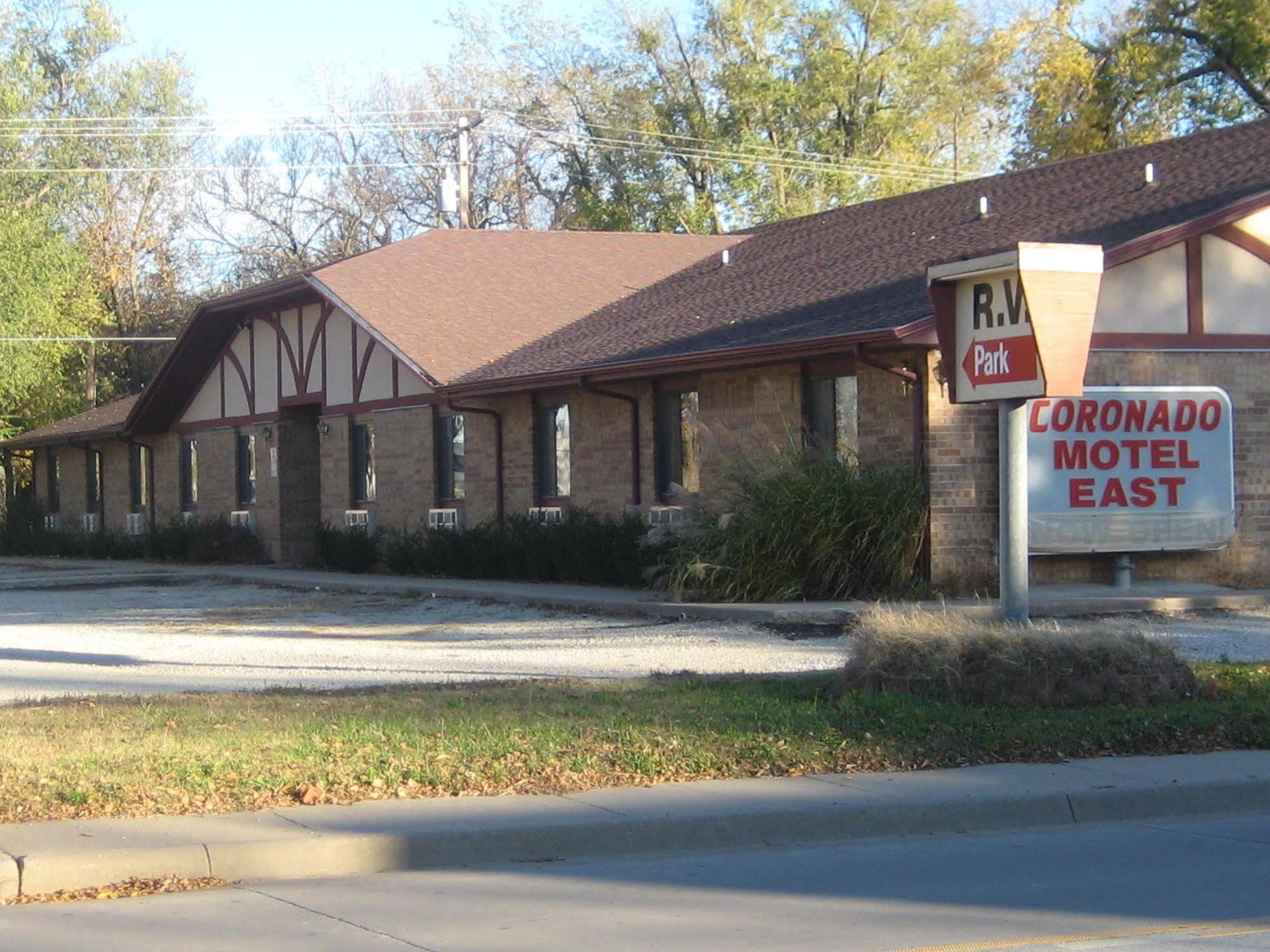 Coronado Motel & Rv Park Lindsborg Exterior photo