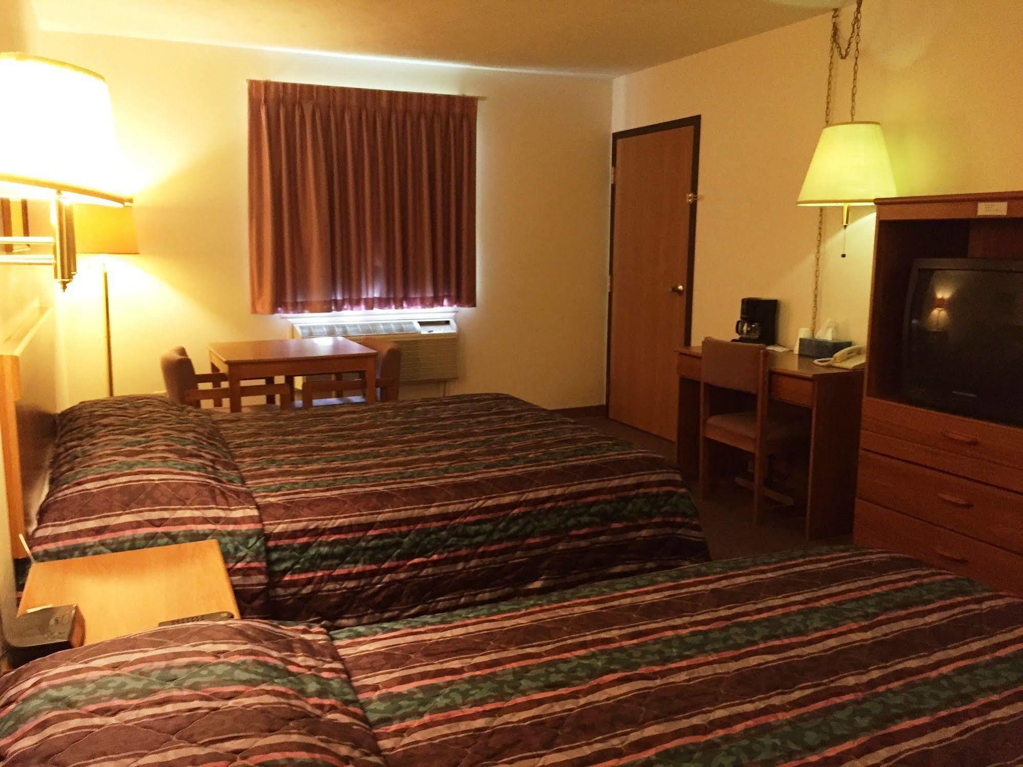 Coronado Motel & Rv Park Lindsborg Exterior photo