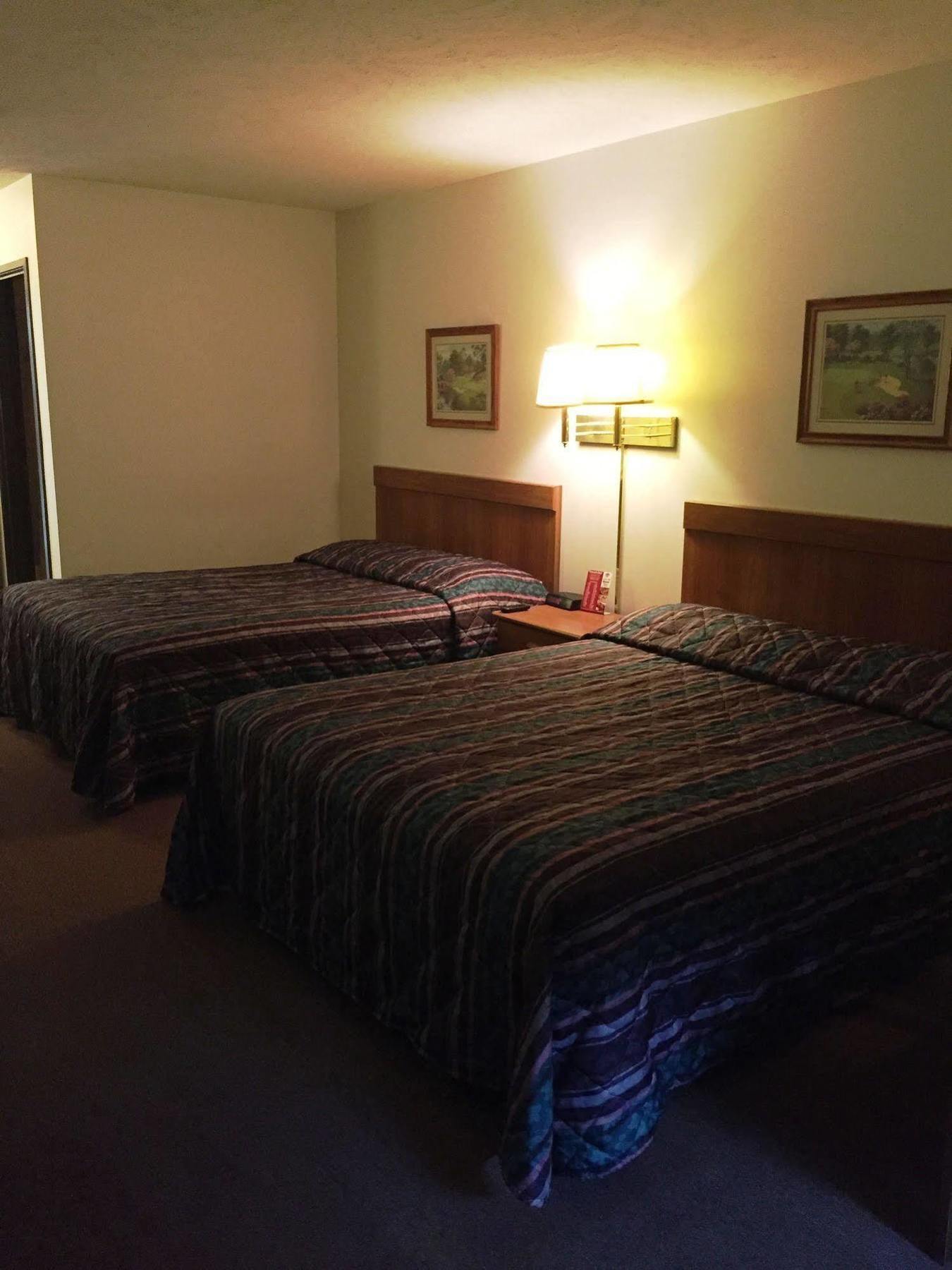 Coronado Motel & Rv Park Lindsborg Exterior photo
