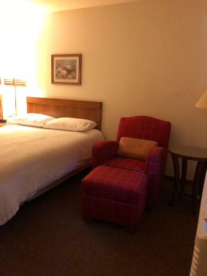 Coronado Motel & Rv Park Lindsborg Exterior photo